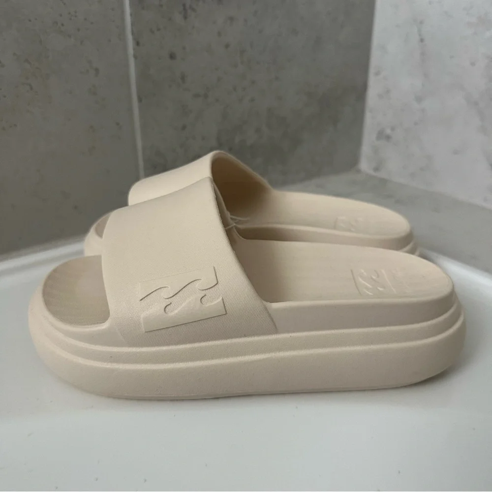 Billabong slide sandals